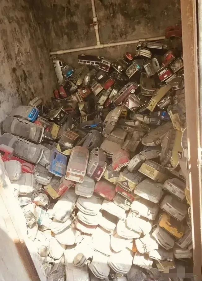 小时候有这些，这不得是半个街的靓仔啊！[笑着哭]