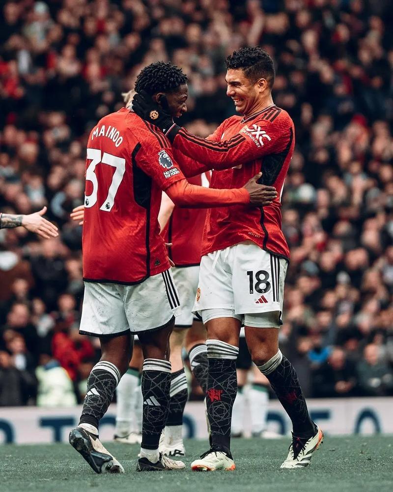 聊聊现在曼联的后腰组合！卡里克上任以来曼联的常规后腰组合是卡塞米罗