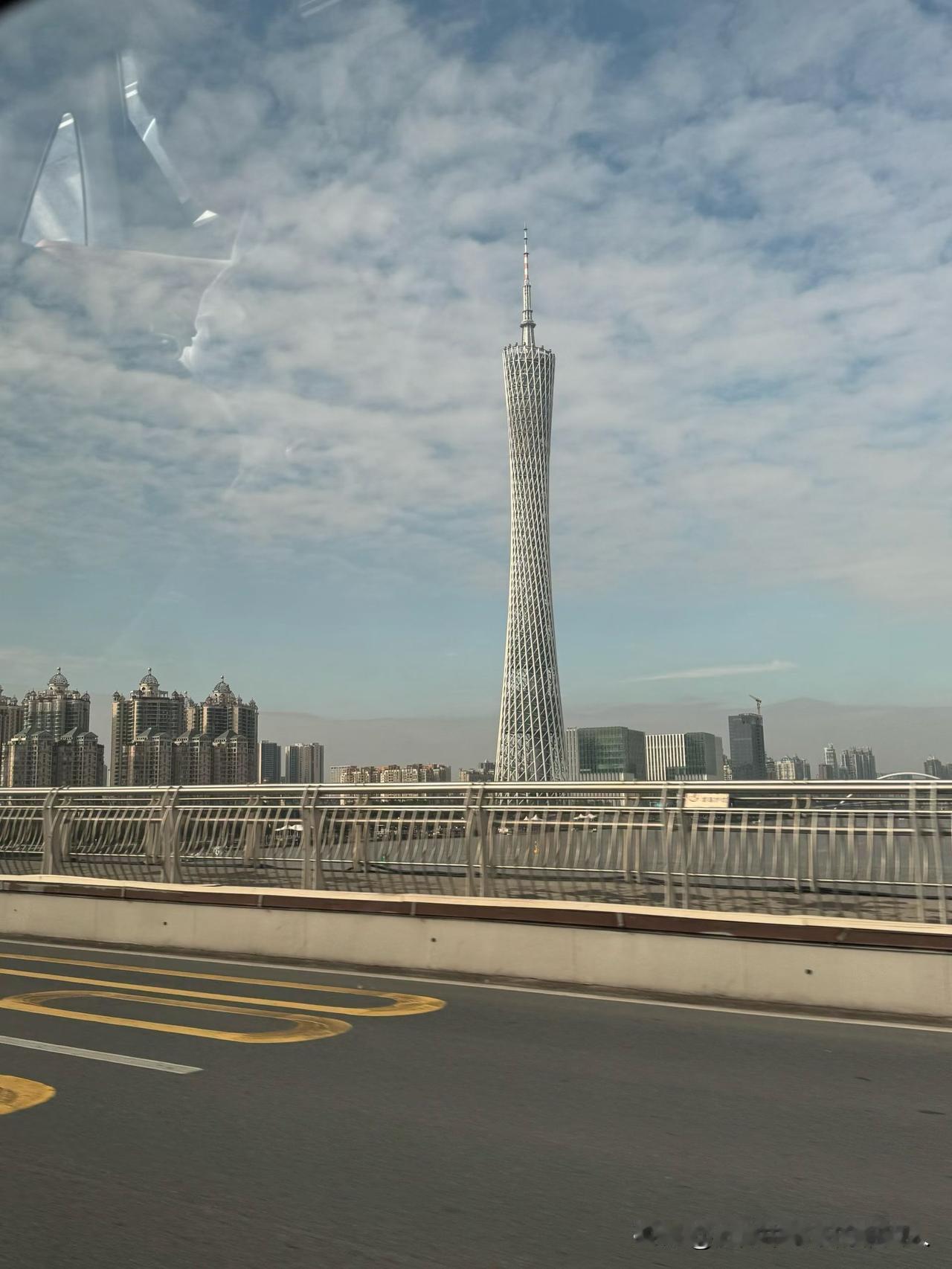 真没想到这年头还有这么离谱的事！朋友老公今年48了，日子本来过得好好的，家里