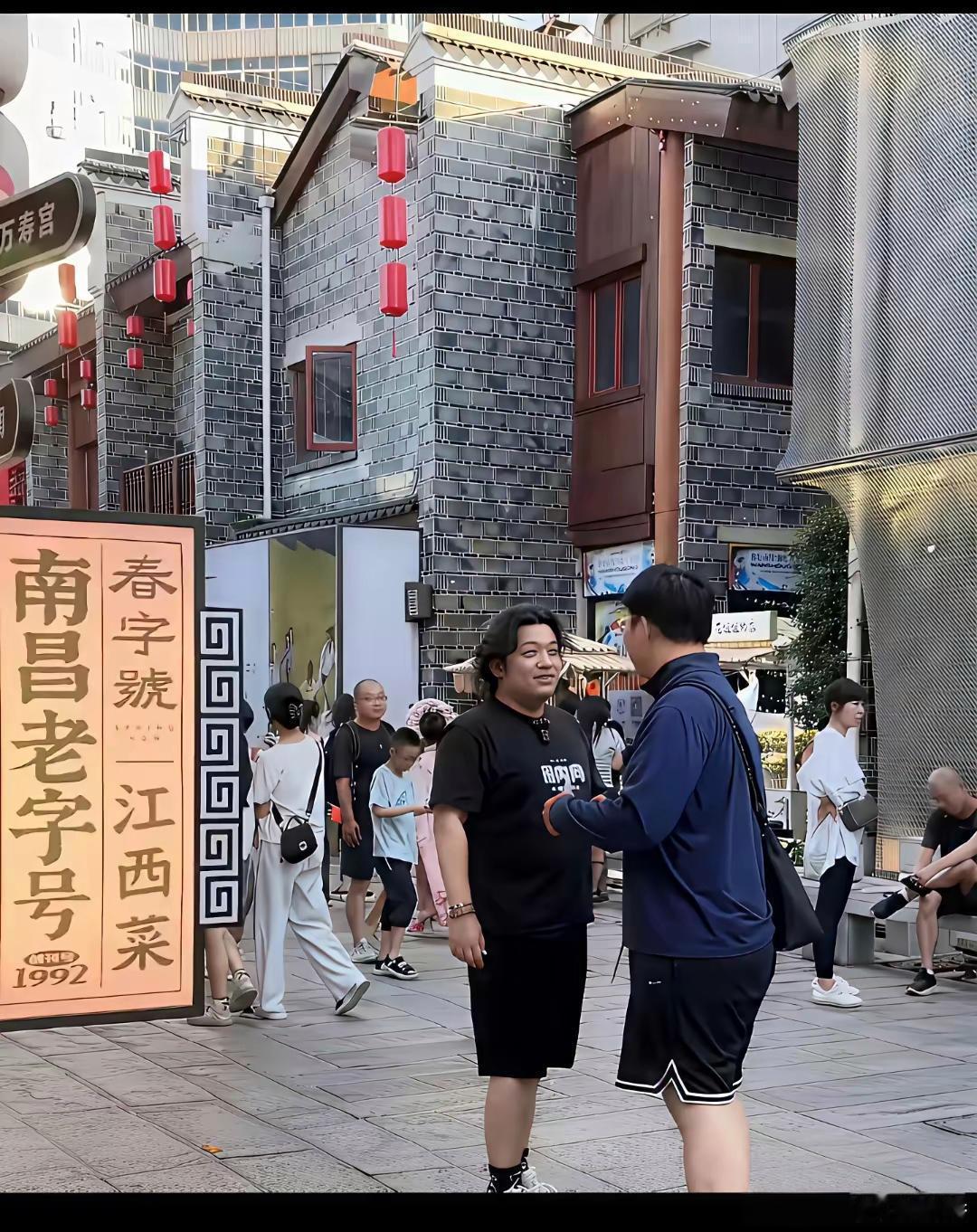 好好的一个孩子怎么长成这样了！不能减减肥么？给机会都没把握住，你看同时期的杨紫跟