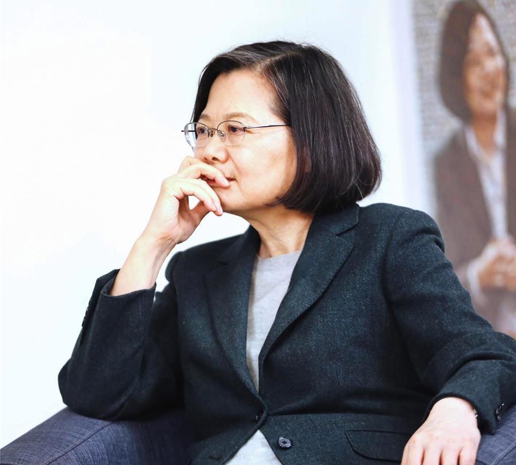 大罢免明天登场，蔡英文、吕秀莲投票对象是这2位明天是罢免投票日，蔡英文23日在