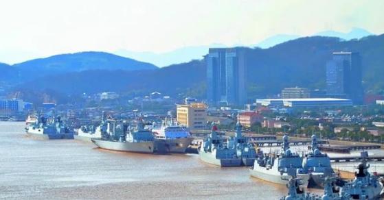 美国最头疼的不是我们的055大驱，也不是刚刚试飞的六代机，而是中国隐藏的巨大战争