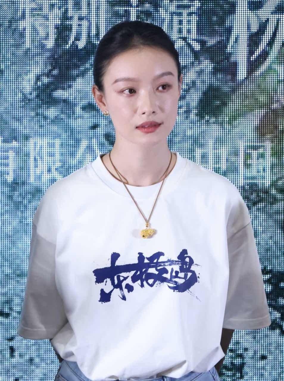 倪妮是不是胖了倪妮这是胖出新高度了？不！这是美出新境界！以前是冷白皮美人，现在是