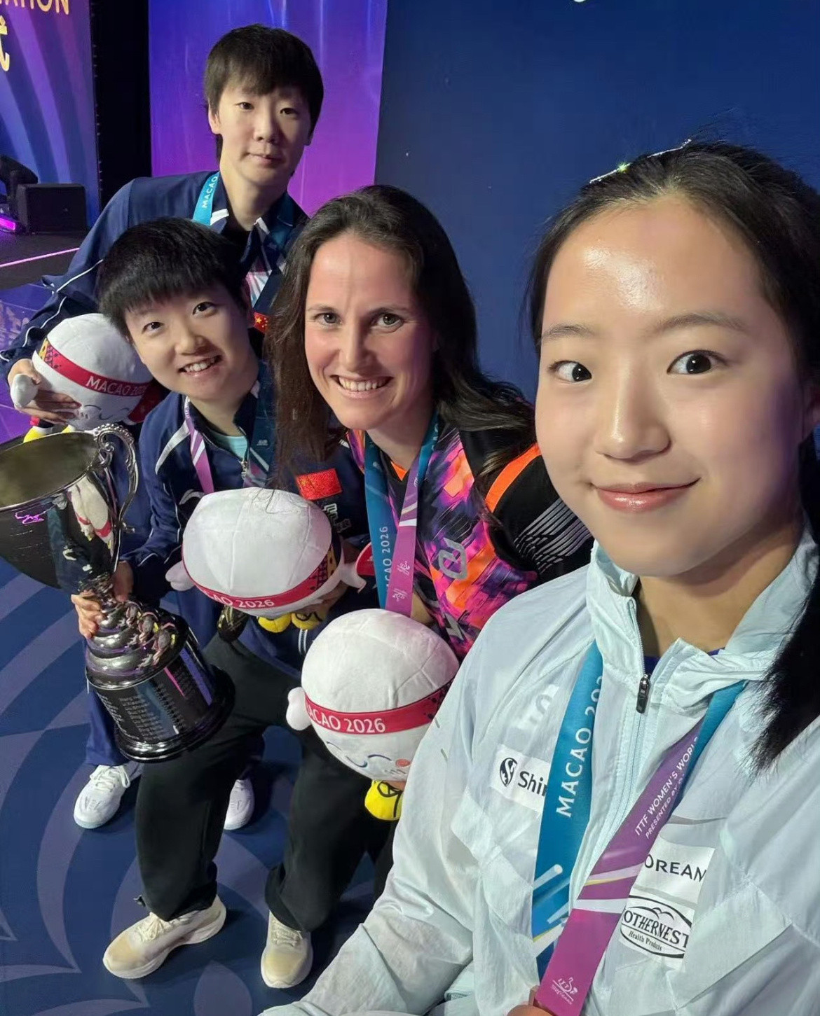 国际乒坛最高官方认可！WTT世界乒联首次授予孙颖莎Megastar独一档超级巨星