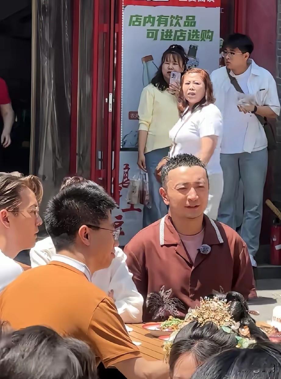 昨天央视“小尼”、吴克群一干人等来沈阳玩儿喽！[赞]