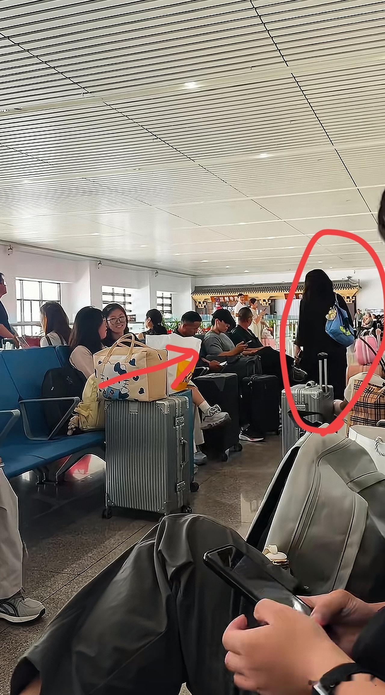 完了，见一个爱一个，闺蜜又沦陷了[捂脸哭]真是世上无难事只怕有些人[墨镜]