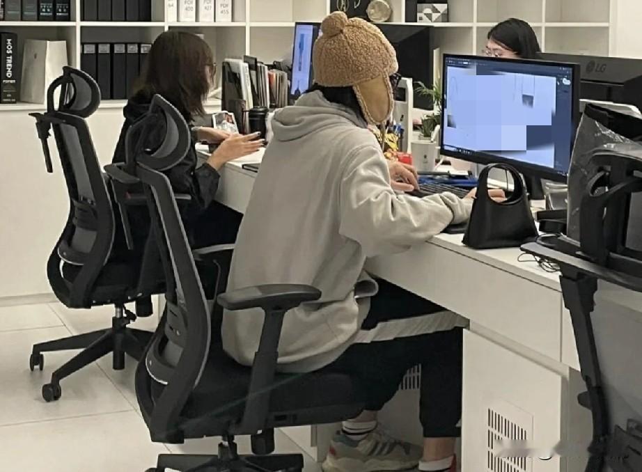 员工离职，部门要求他整理出一份工作清单作为交接的一部分。清单里既要有具体的工作内