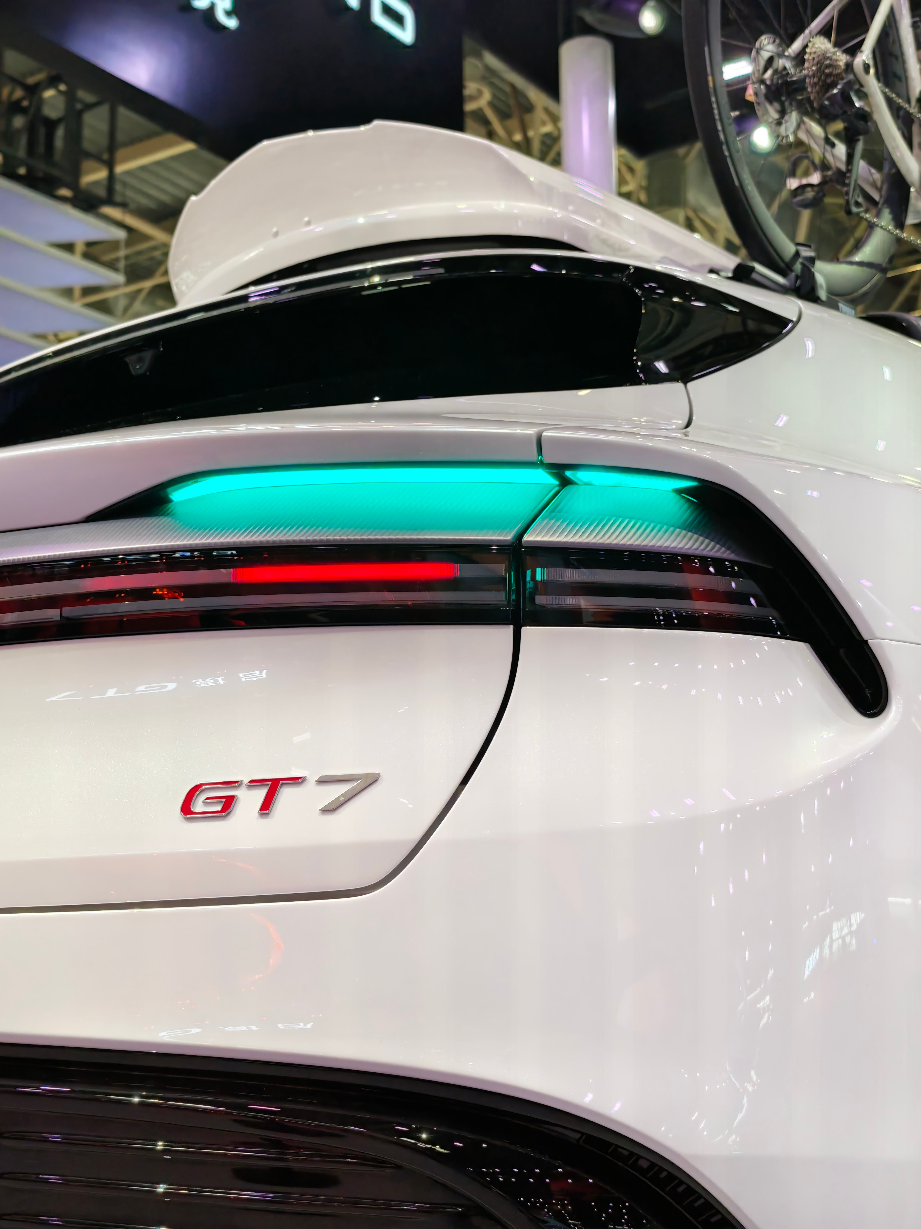 北京车展潮这看北京车展上能让人停留下来反复看的，启境GT7绝对算一个。启境GT