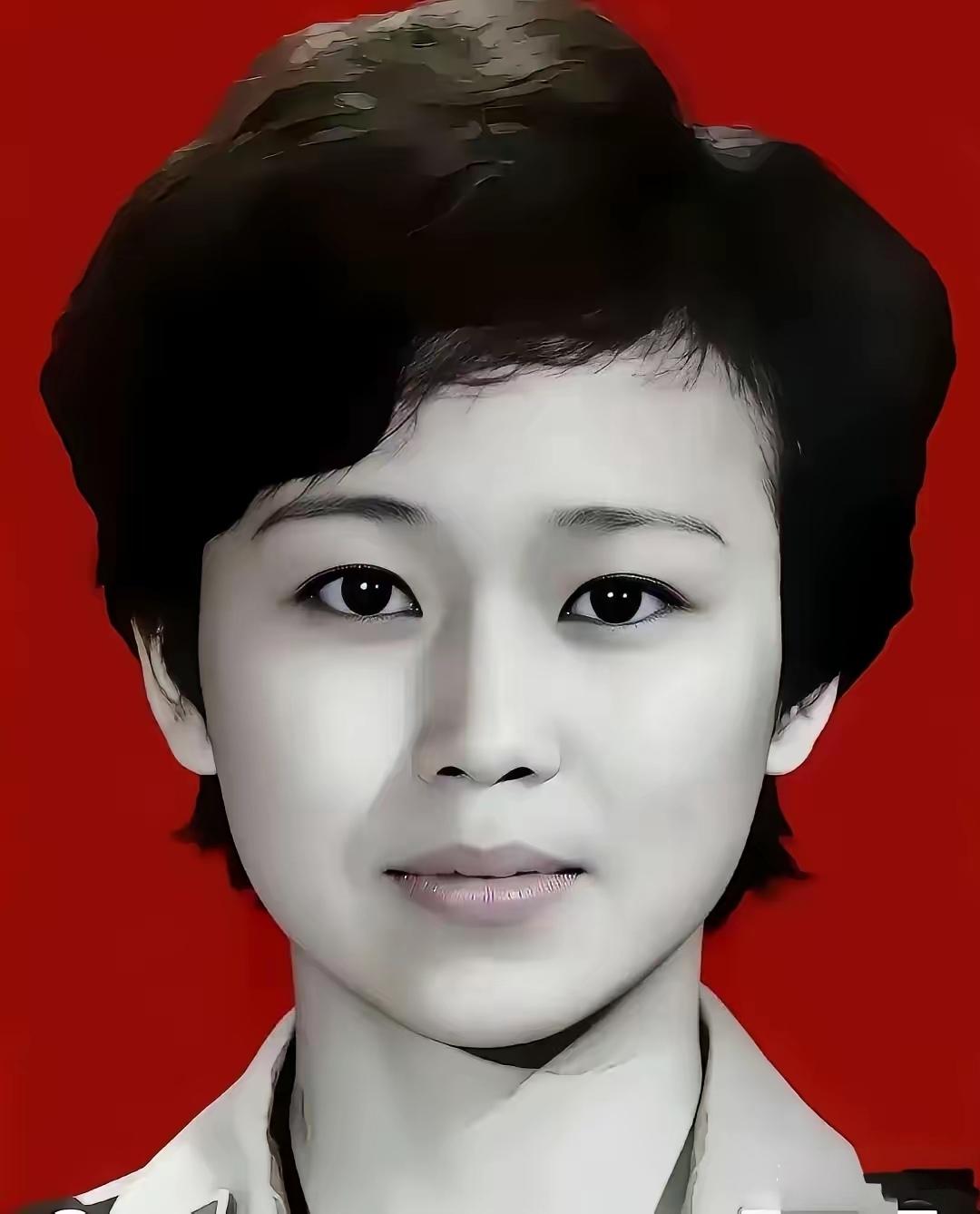 中国共产党的优秀党员，新时代革命军人的杰出代表，中国人民解放军原昆明军区某部原卫