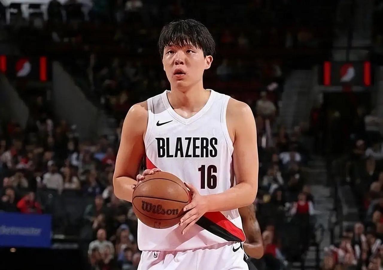 2026年NBA赛场，杨瀚森出场时间寥寥，为何数据突飞猛进，场均16.8分9.3