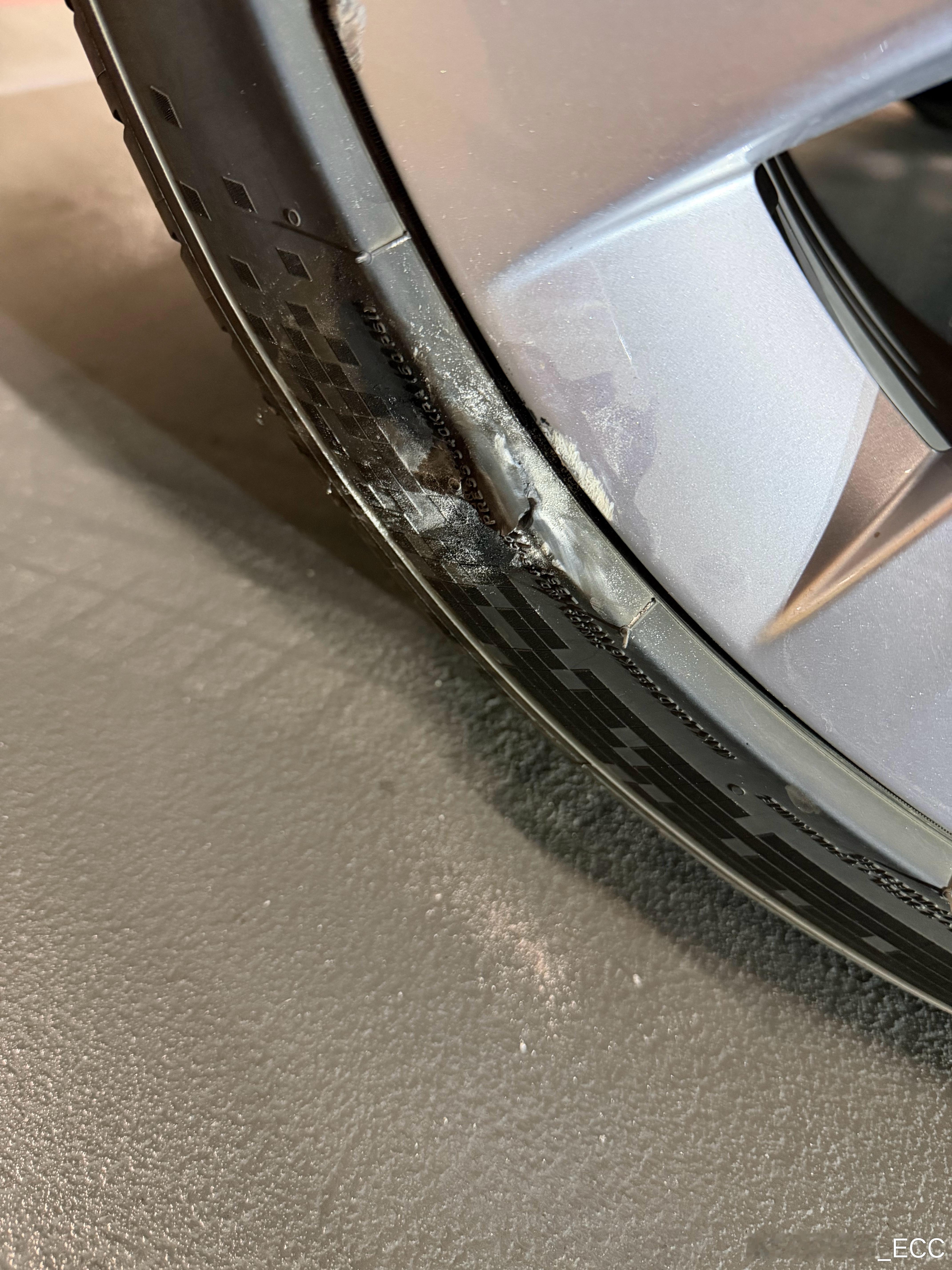 真的防不胜防，后视镜里面根本看不见电动车本来扭矩就大，感觉不到“堵转”，当感觉到