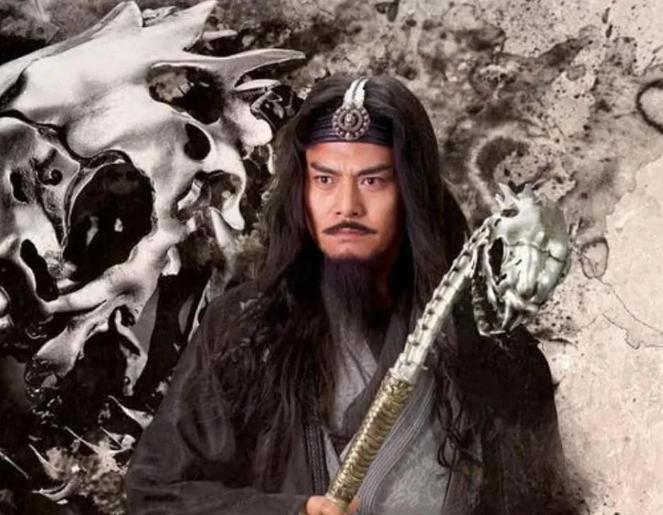 金庸小说中的大反派们大部分存在一个问题，就是干坏事要亲力亲为…作为反一号人物，