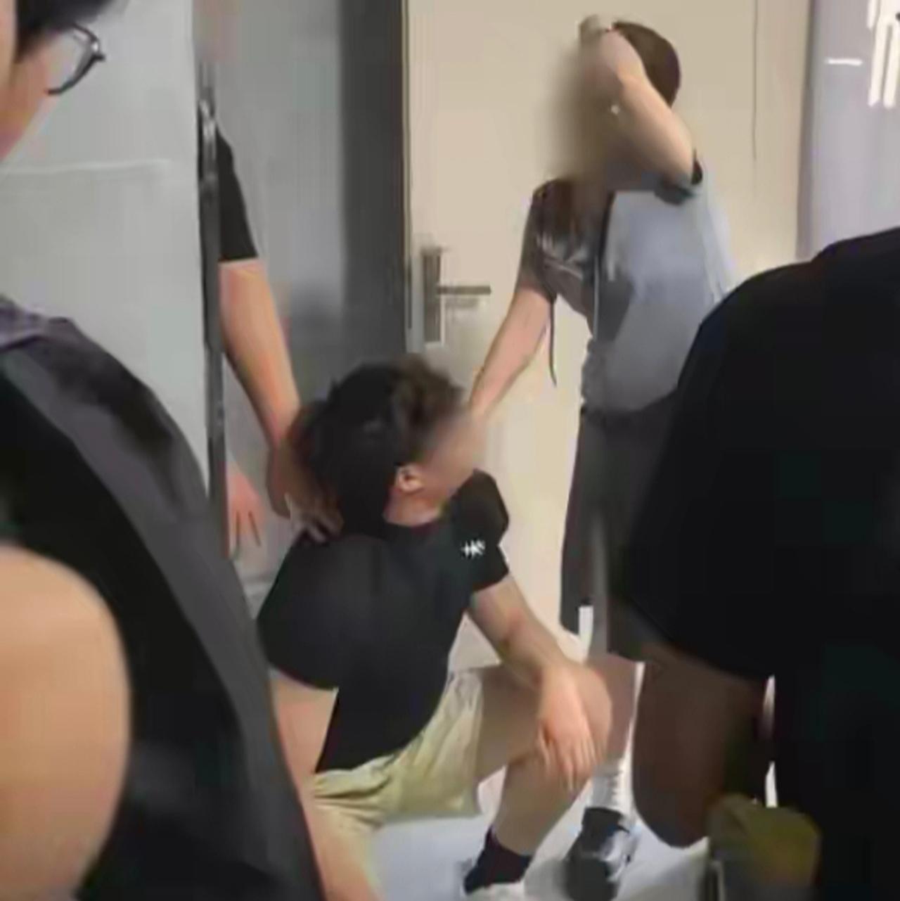【河北地质大学研究生女厕偷拍致人受伤！周兆成：偷拍与抗拒逃跑伤人，三重违法难逃惩