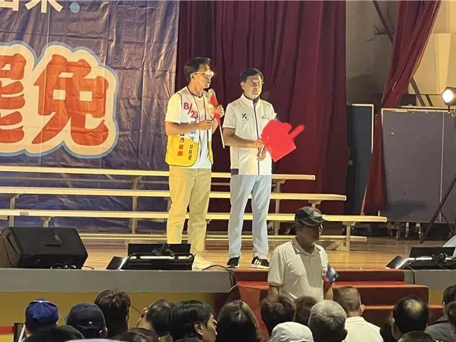 国民党罗明才今（22日）晚在新北市新店区举办「决战新北反恶罢之夜」，台湾民众党