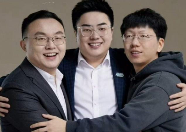 英雄联盟赛事官方嘴脸！爱笑深夜点赞网友动态：爱笑今晚做梦都要笑醒了！一个管理者