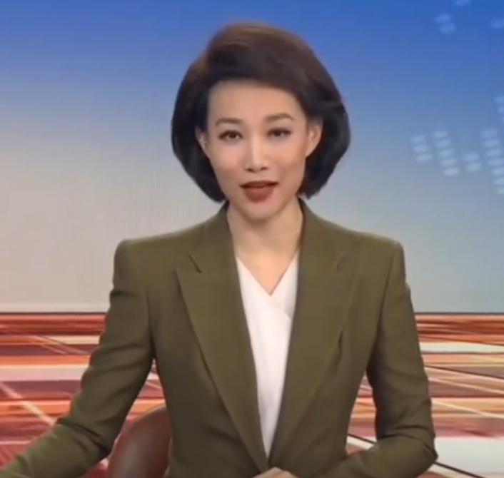 李梓萌说，现在46岁了，还是租房住、没结婚。来北京二十多年一直租房，不是买不起房