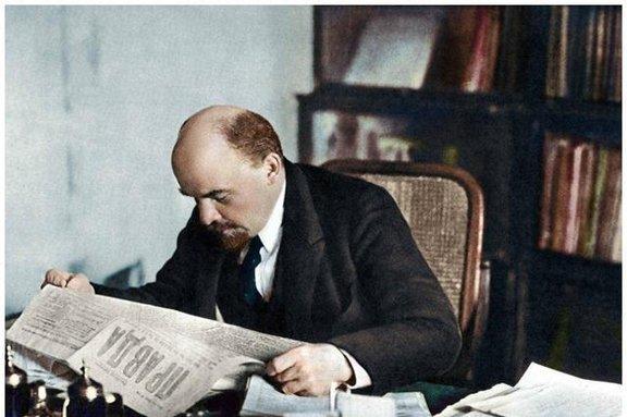 1937年，布哈林含泪跪在妻子面前恳求发誓；“你起誓”，务必牢记、铭记我留在信中