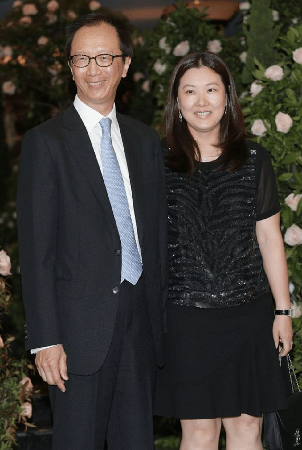 伏明霞斥资7000万买香港豪宅，同小区已有两套房，与张学友为邻