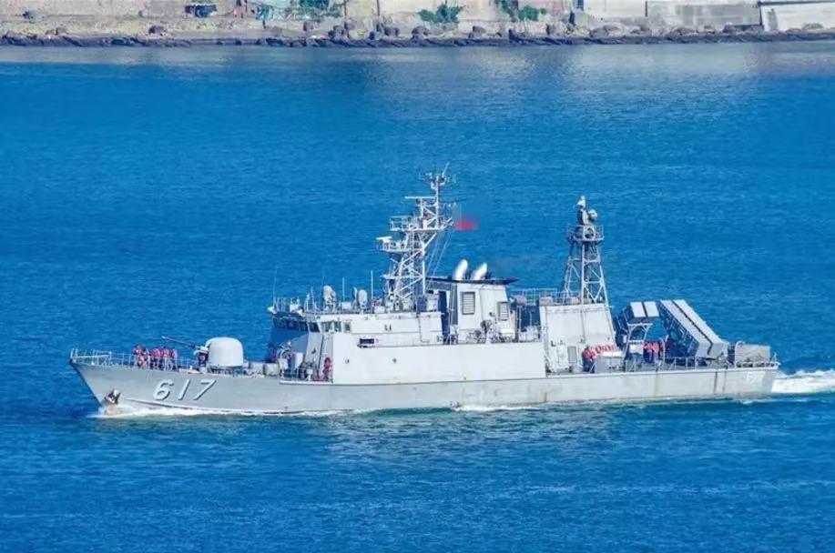 重磅！台军公开承认“已被解放军包围”，两岸军舰对峙距离仅为3海里，台军下令“顶出