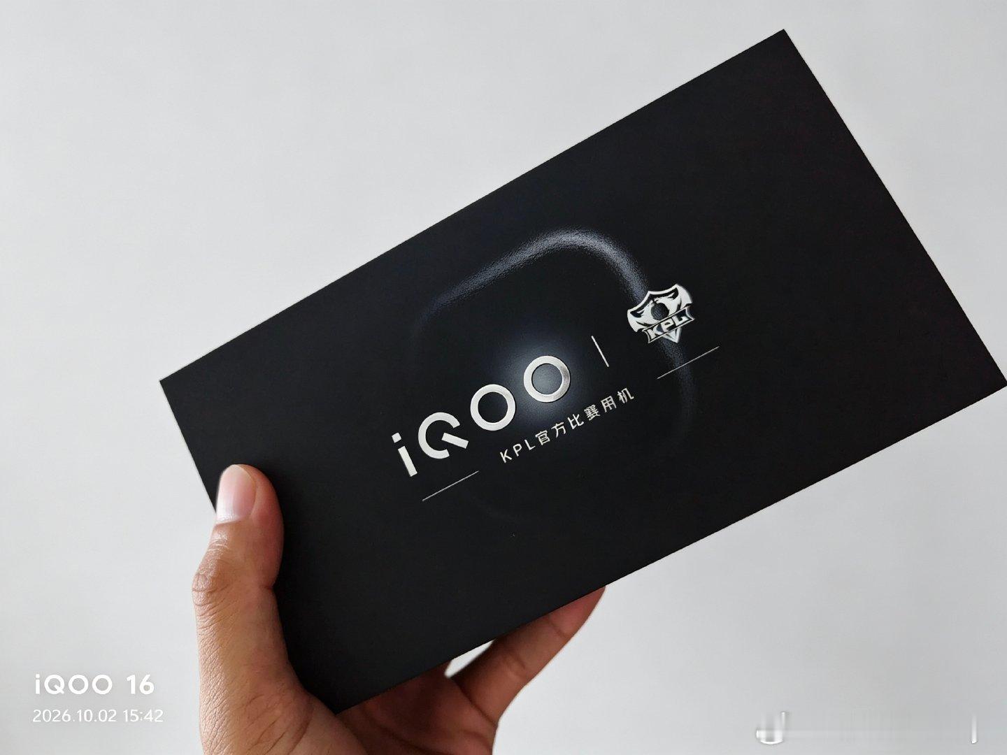 #iqoo##iQOO16#iQOO16手感确实很好，来一组图赏，大家看看怎样​