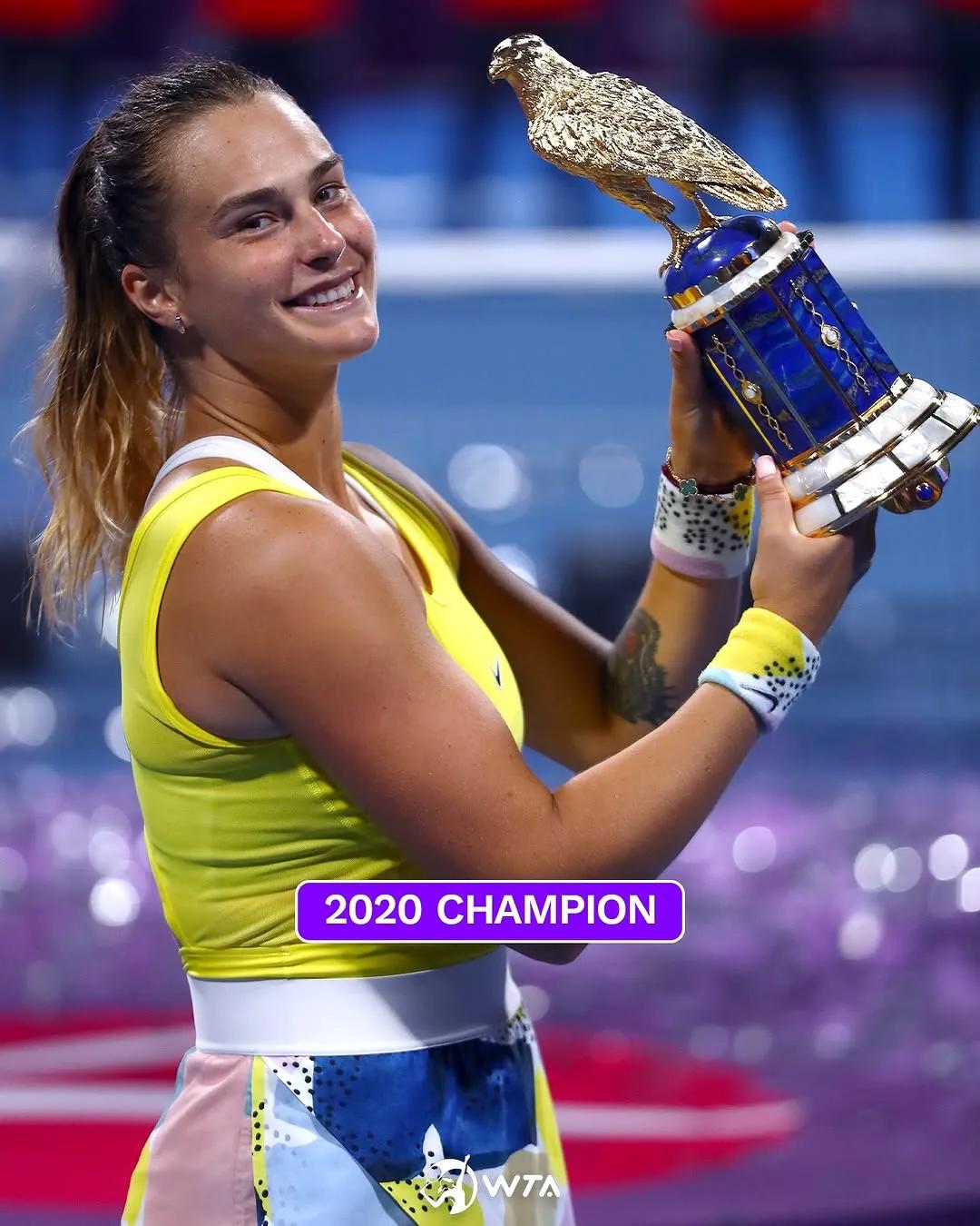 WTA1000多哈站过去5年的冠军。2000年的冠军萨巴伦卡看起来好年轻，比现