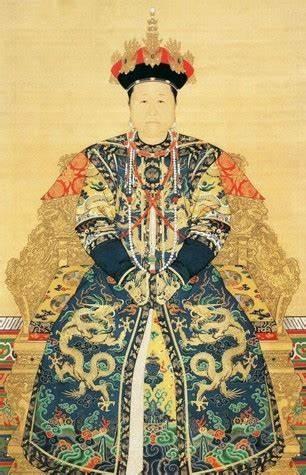 孝庄快死的时候，跟康熙交代了两件事。在清朝开国那会儿，孝庄太后这辈子经历了太多