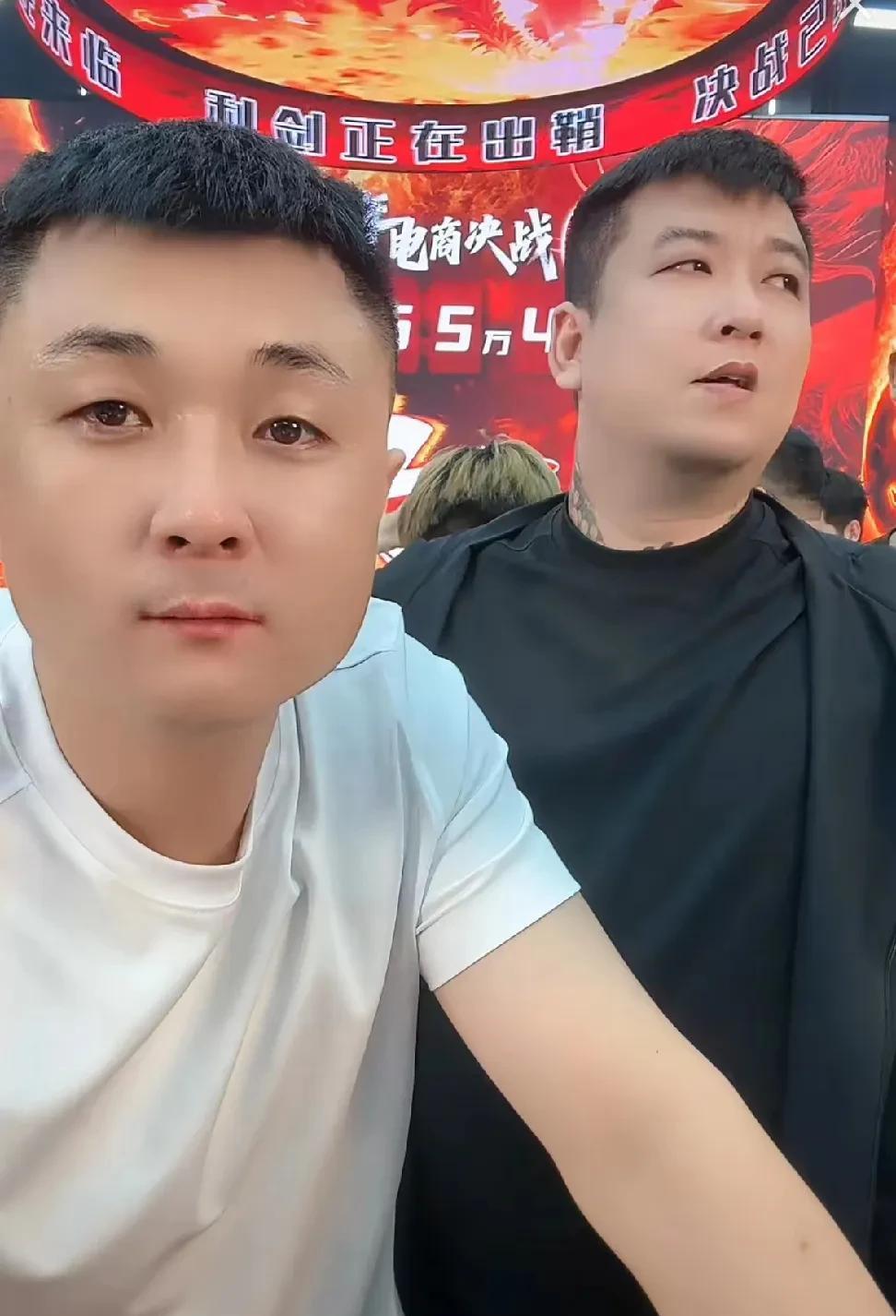 昨天太原老葛在大决战中，销售额能破十亿，两个人功不可没，一个是天津李四，另一个是