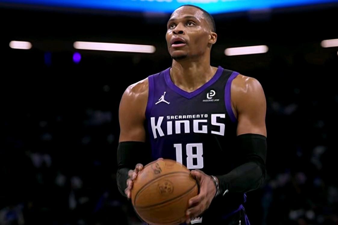 威少是神人，小黑更是“神人”！数据不会说谎：国王千不该万不该：花费1000多