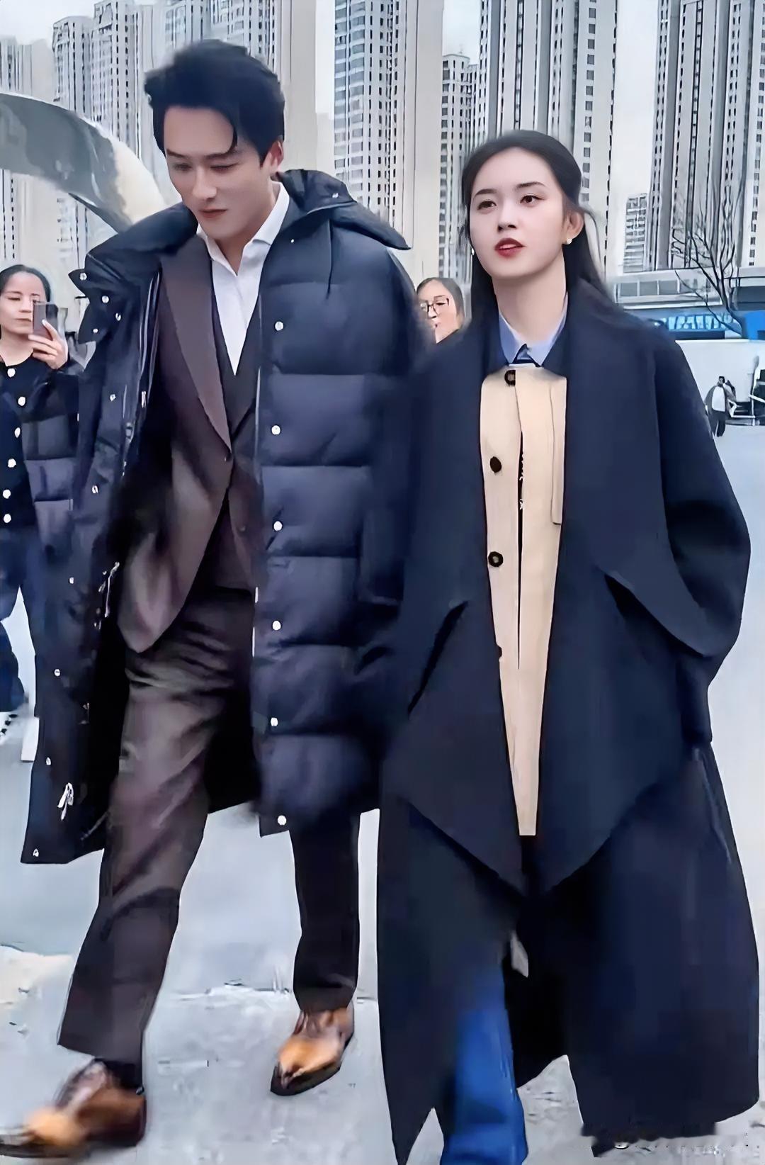 王皓祯郭宇欣，他们两二搭演的剧情的很好好看，两人走在路上很养眼郭宇欣郭宇欣短剧