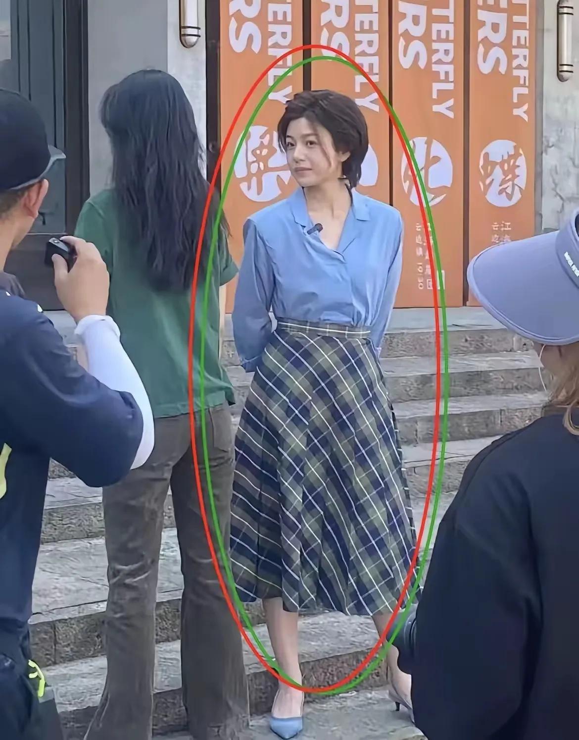 这是9.9元包邮的小龙女吗？[笑着哭]
