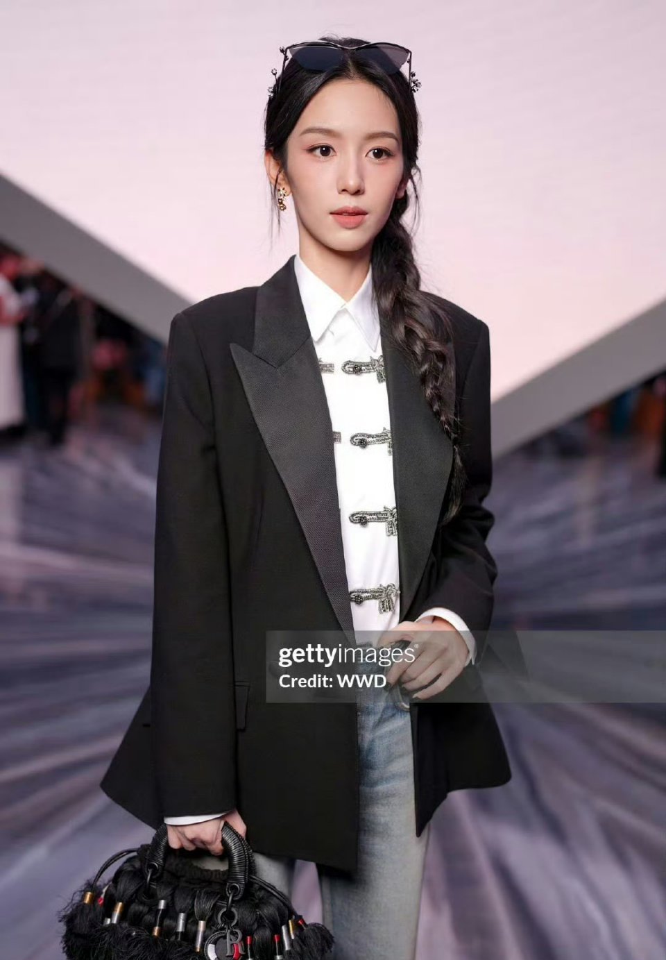 说是同一件外套​​​