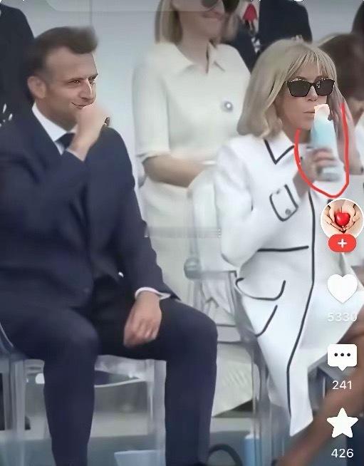 对马克龙是个“模范丈夫”这一点，我可真的是服了！马克龙与布丽吉特平时不但同住，同