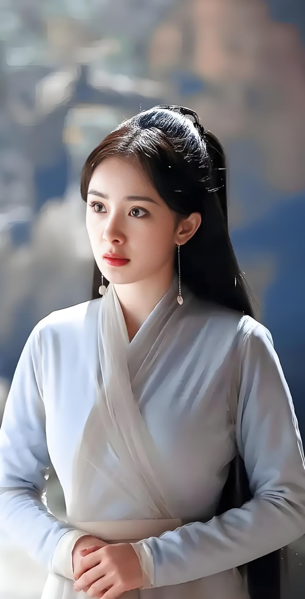 少辛抢了未婚夫,转身还求白浅救她儿子。白浅没骂她,也没动手,只是转身走了。这