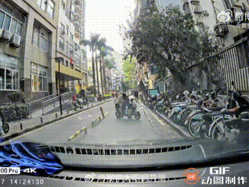 广东广州一位车主正常开车经过一条道路，谁料被一名骑着电动车的男子挡住去路，电动车