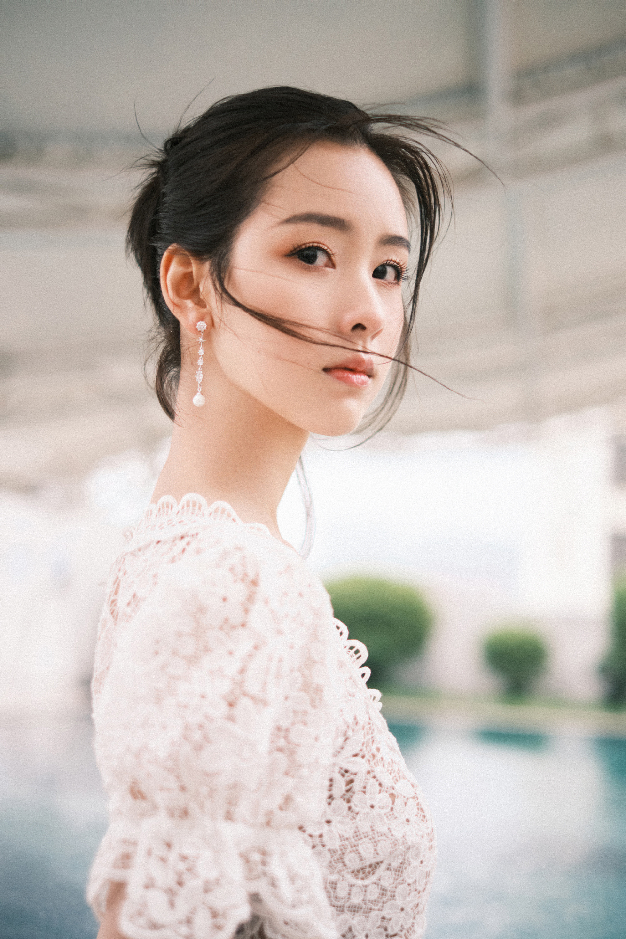 陈都灵，纯美白裙子，可爱的青春学姐。陈都灵