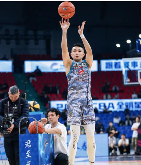山西男篮上赛季的外援无一人续约，引入了本土年轻球员于米提。俱乐部重新挑选了更为出