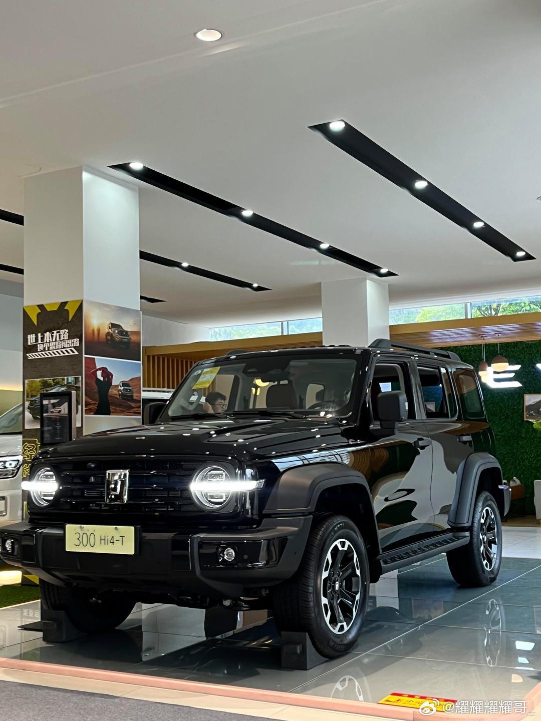 余承东发了带车顶帐篷的享界G9长城昨天开启全新坦克300预售，Hi4-T版25.