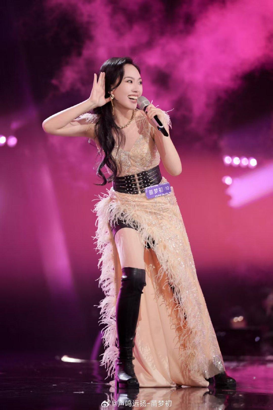 声鸣远扬选手参加金声奖声鸣远扬从《声鸣远扬》的舞台到第三届中国播音主持金声奖，