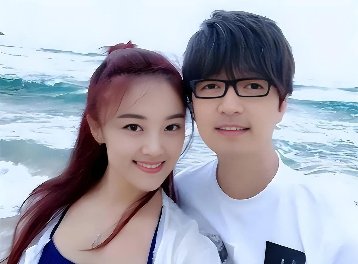 玖月奇迹当年为什么要离婚？并非王小海花心，离婚的真相已经浮出水面。当年两人演出年