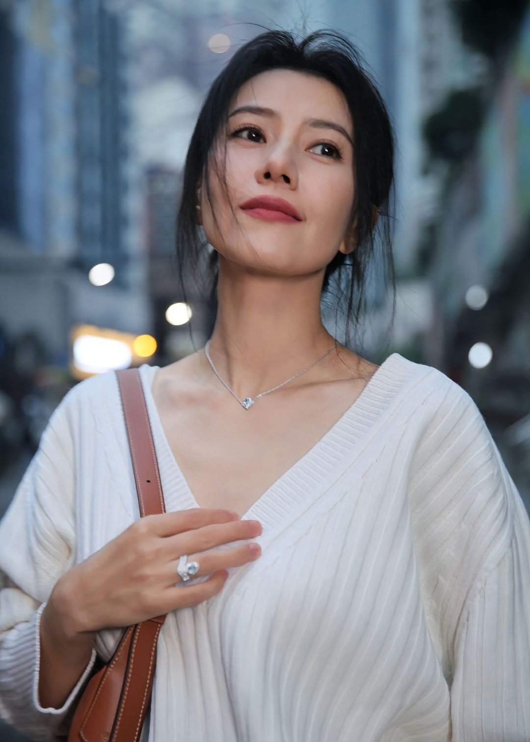 成泰燊新剧喊话高圆圆快跑跟着这种大佬做事真的是把命栓在裤腰带上，成泰燊新剧喊话高