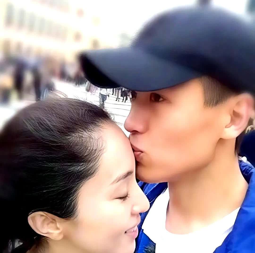 高云翔董璇离婚后活法差太多，男方半年再婚生二胎，女方开餐厅找小男友。高云