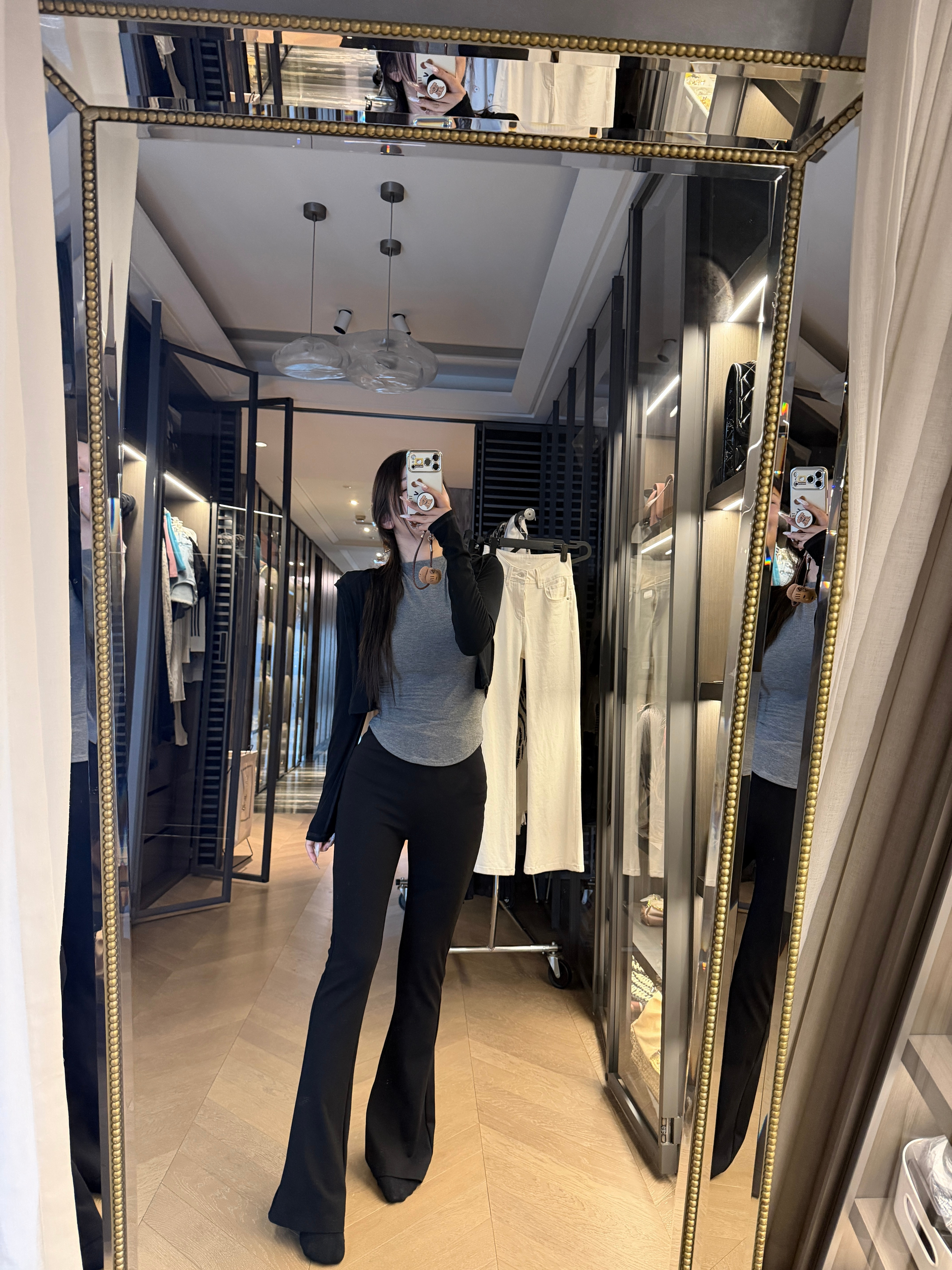 出门～先开个家长会再跟慎婕她们吃饭去​​​