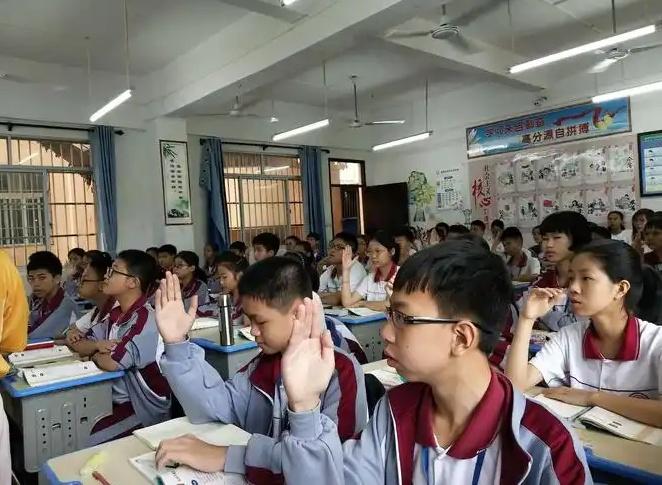 学霸的动力为什么这么多？你可能不知：1、有些学霸就是脑子好使，可他们却以为是