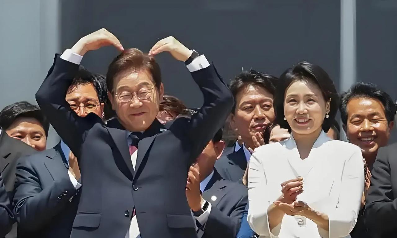 李在明上台后，第三个电话打给中方，中韩将带来这五点变化：第一、李在明上台打的第