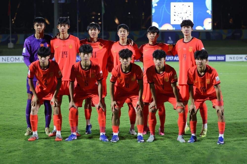 U17国足2：0澳大利亚，赛后主帅浮嶋敏总结比赛，体现格局和清醒：1. “这场胜