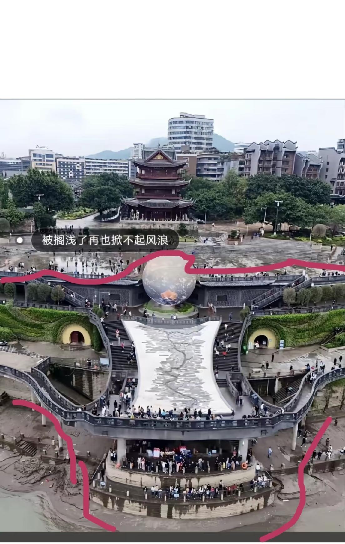 看到玄学建筑那俩“眼珠子”，真的会被吓一跳！之前我去一个地方，也碰到过类似造型奇