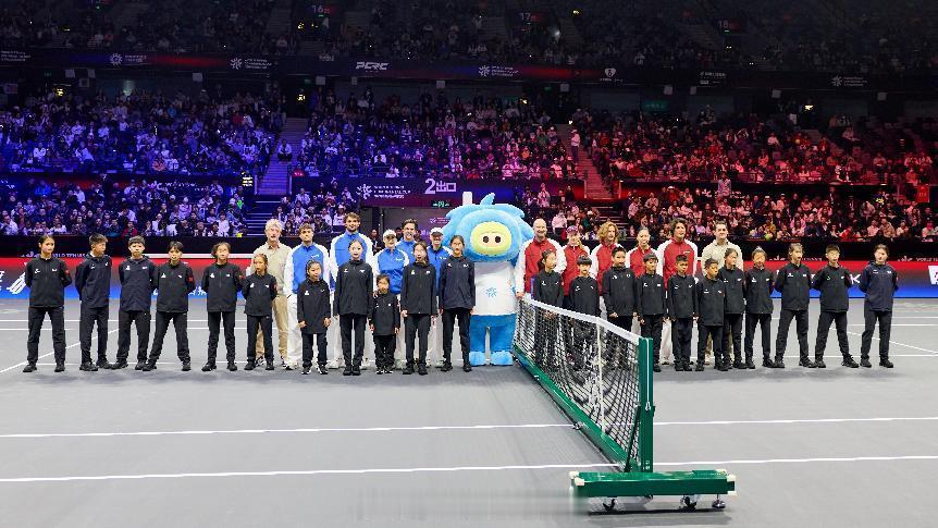 wtcc世界网球洲际对抗赛今天在深圳大运中心体育馆震撼开幕！两位大满贯冠军斯瓦