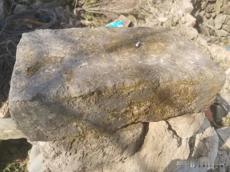 河北男子家中石凳竟是2300年前留言，专家据此找到神秘古国王陵一块被当成板凳放