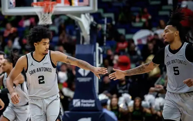 马刺选秀真是太牛了！今天与开拓者g3，文班亚马不打，马刺这两年选中的榜眼哈珀和