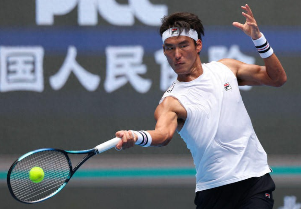 ATP公布了最新一期的世界排名。阿尔卡拉斯和辛纳仍超万分位列前二，在上海大师赛夺